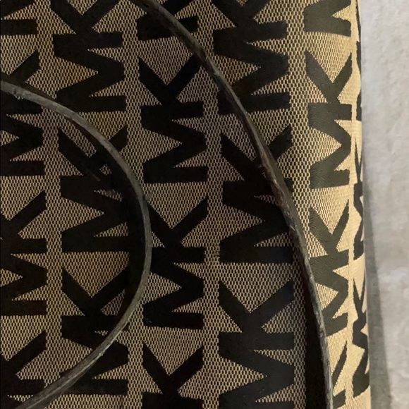 Michael Kors purse - Picture 5 of 8